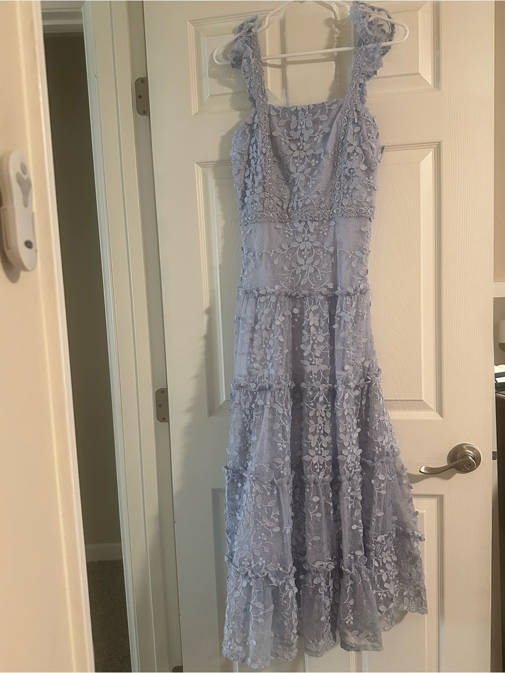 3D Floral Lace Tiered Midi Dress -size small